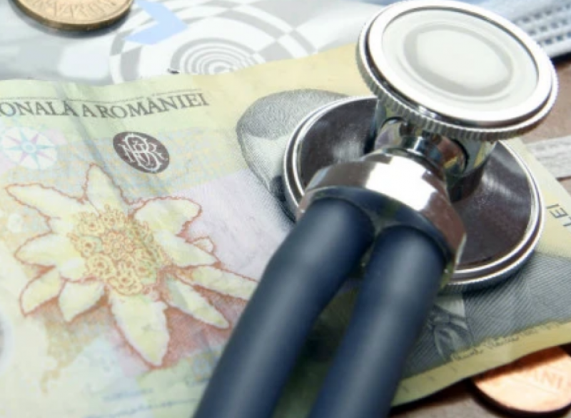 Trei asistenți medicali au fost reținuți pentru luare de mită