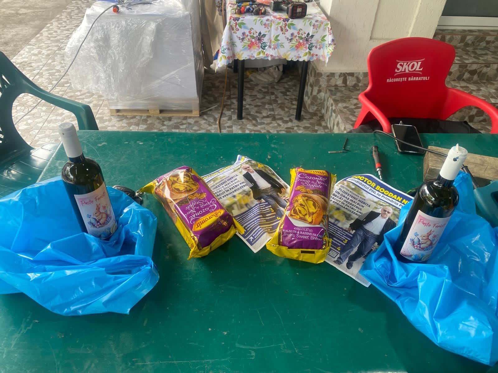 Filiala PNL Prahova a „Baronului Lamborghini” LOVEȘTE din nou. Oamenii primesc pliante cu cozonac și vin, de Paște