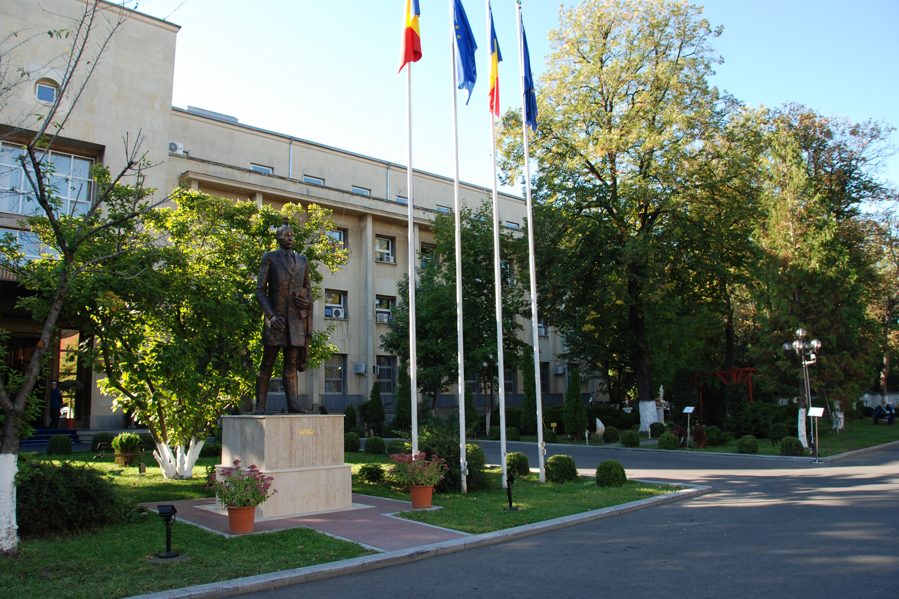 Un cetăţean român a murit şi alţi doi au fost răniţi în Congo