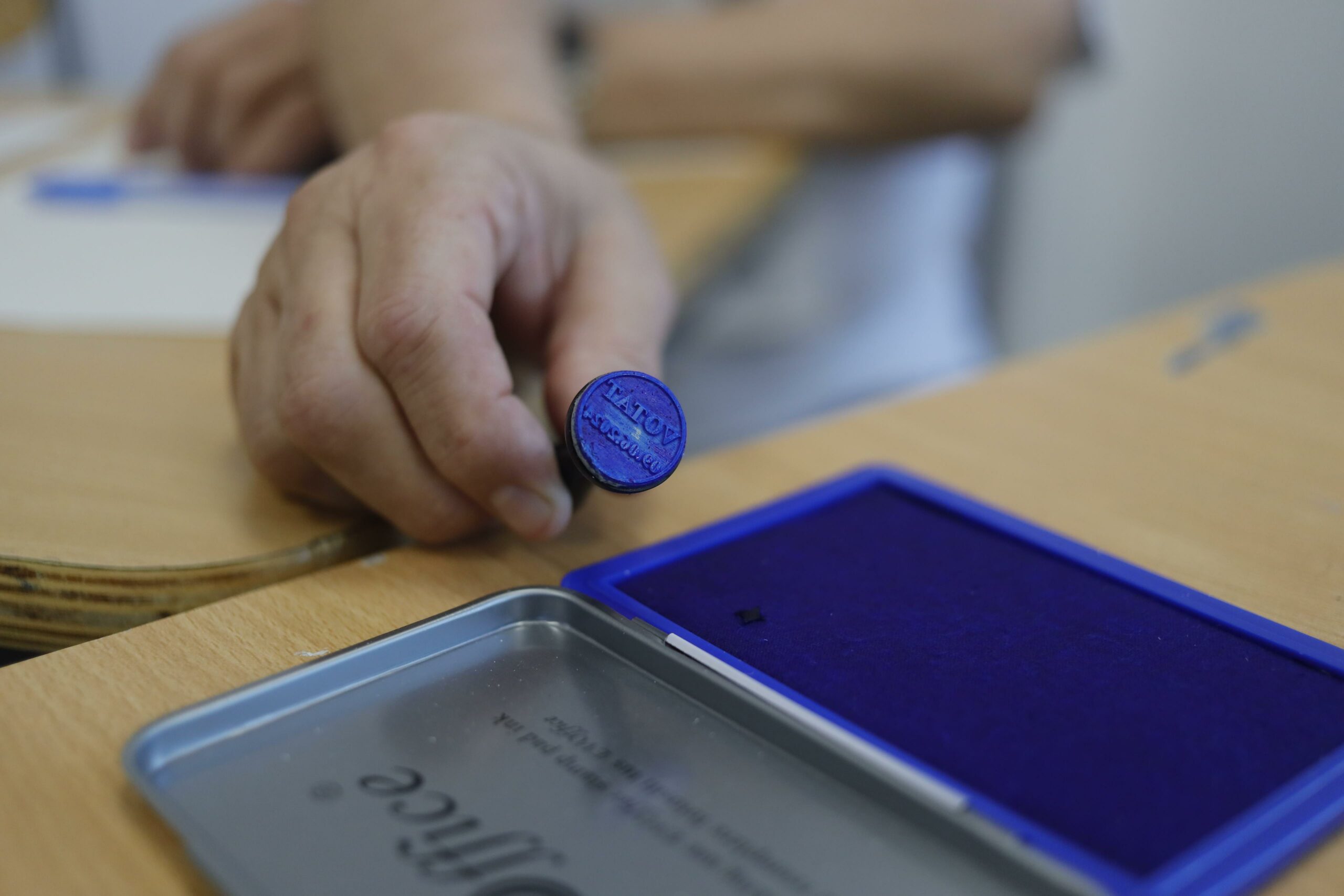 Locuitorii din două COMUNE din judeţele Mureş şi Alba merg din nou la vot, după ce candidații au obținut același număr de voturi