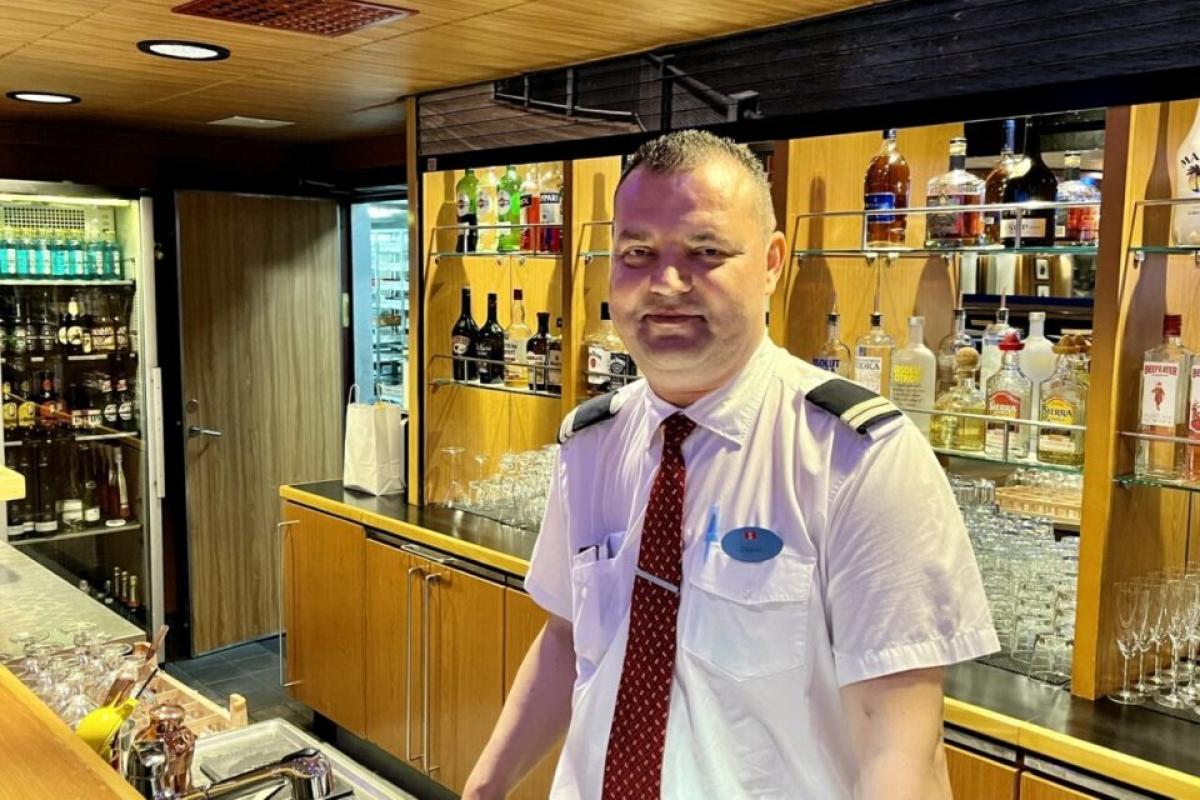 Ce salariu are Daniel, care lucrează de 20 de ani pe vase de croazieră