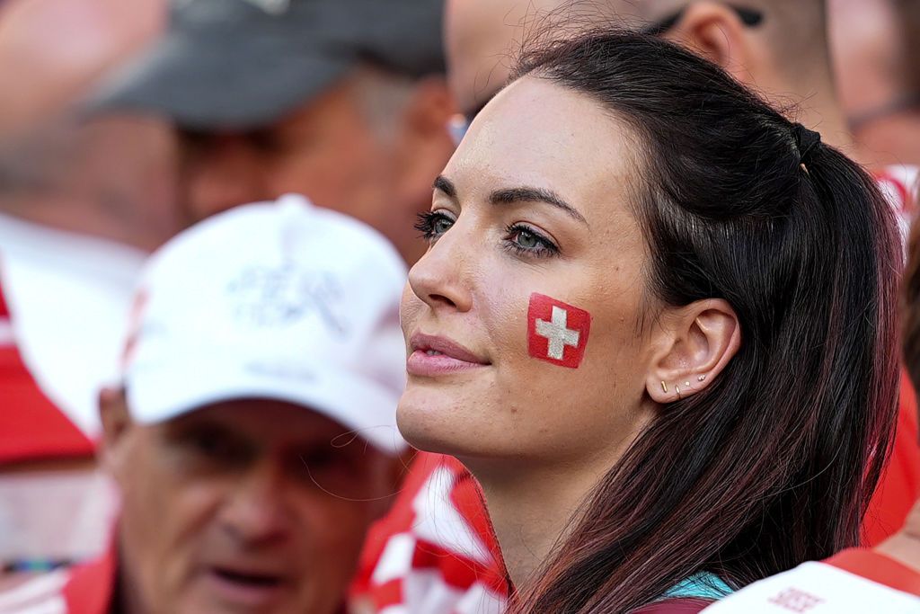 Frumusețile de la EURO 2024! Imagini spectaculoase cu fanele care au făcut senzație în tribune 