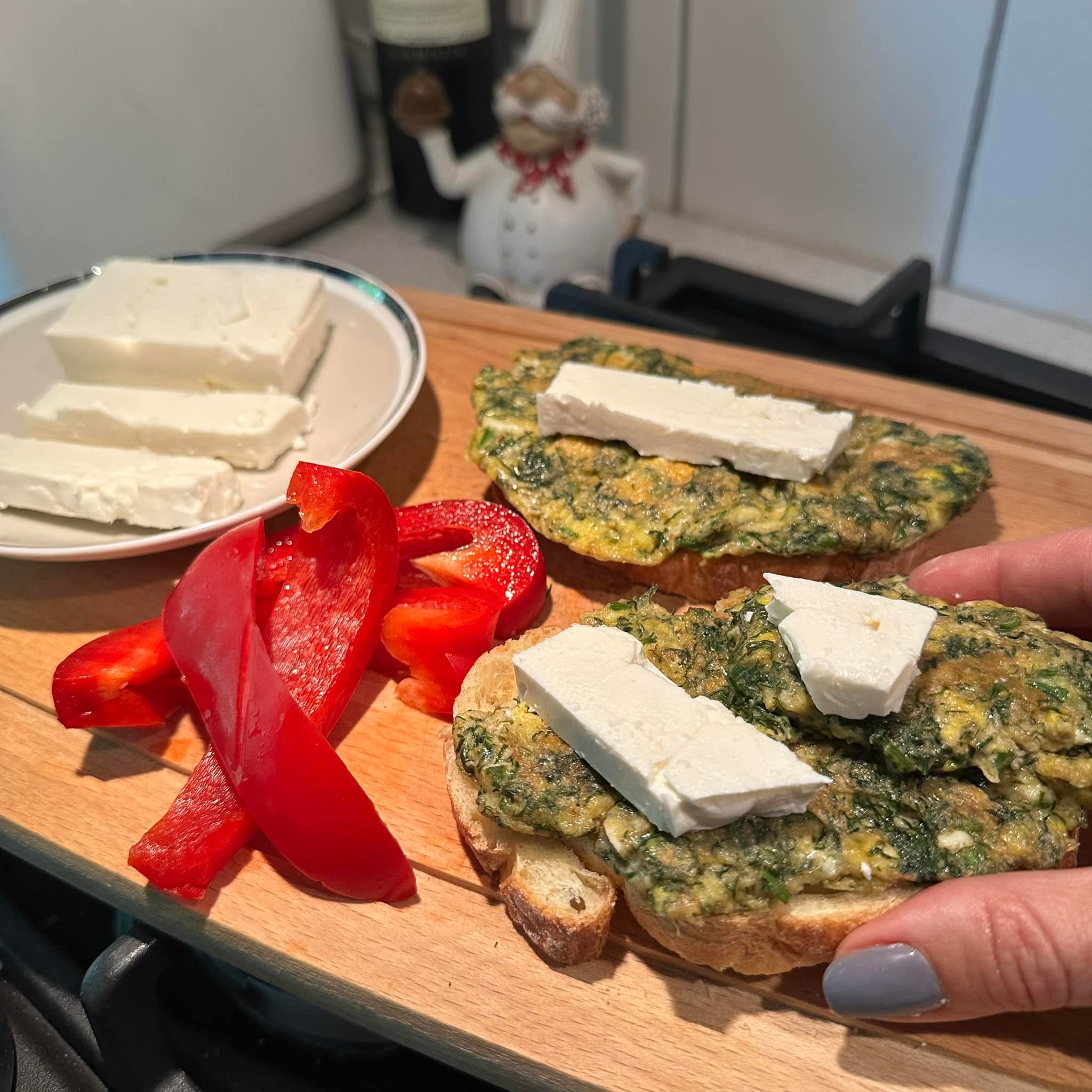 De câte ori pe săptămână ar trebui să consumăm carne? Nutriționist: Proteinele sunt „cărămizile” din care este construit corpul uman