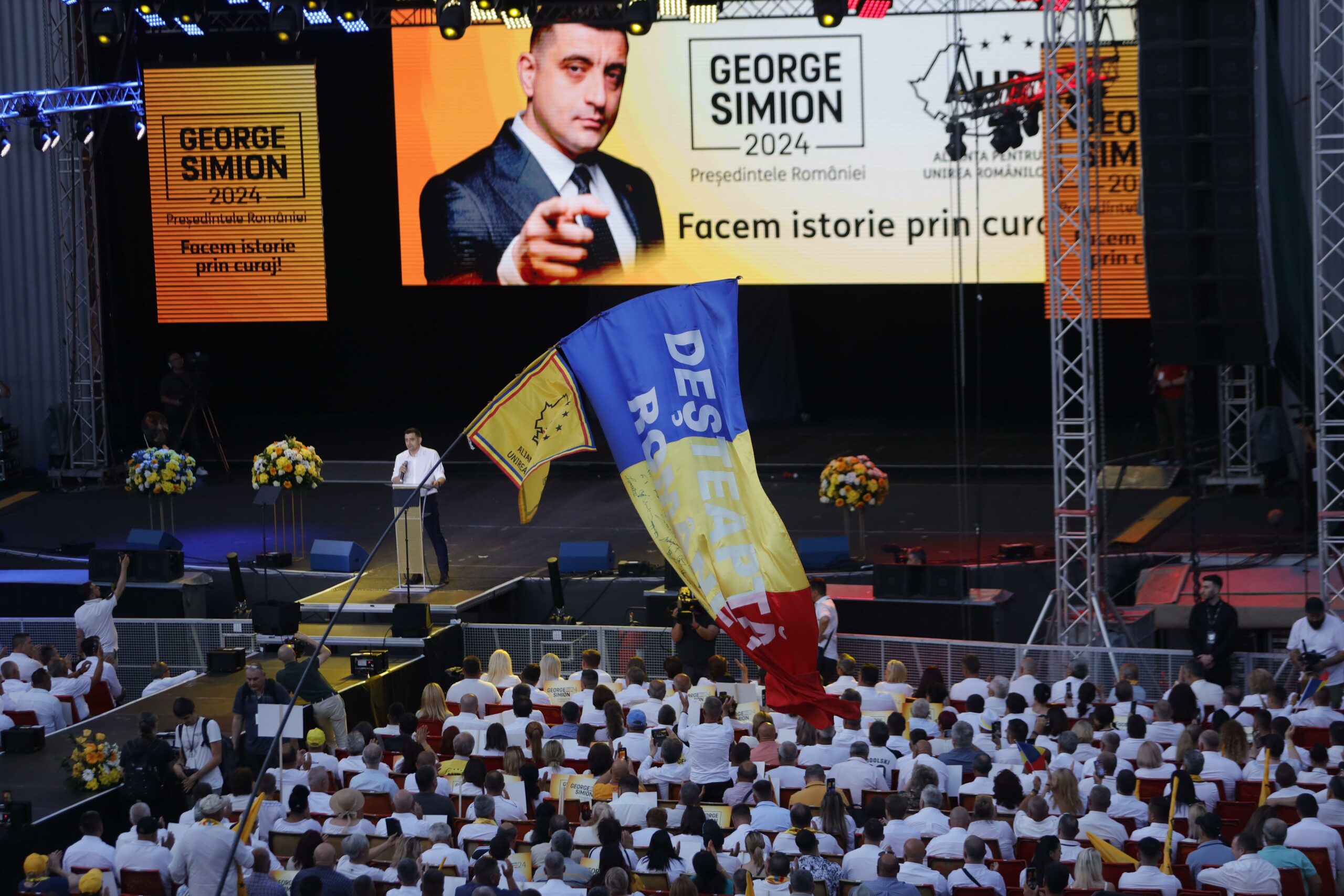 George Simion și-a lansat candidatura la prezidențiale. Prima misiune a europarlamentarilor săi: „Nici un vot pentru Ursula von der Leyen”