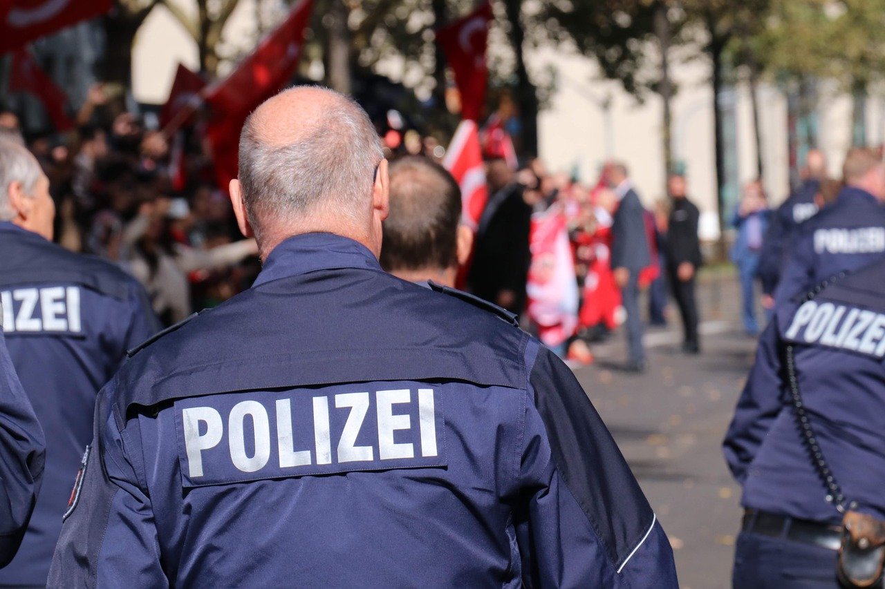 Românul ÎMPUȘCAT de polițiști în Viena s-a filmat înainte de a comite crima