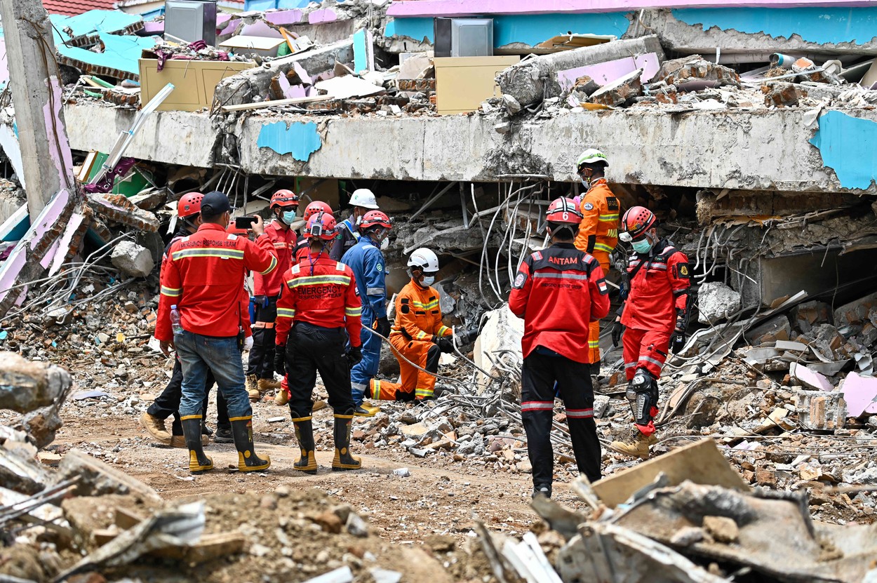 Turcia, încă sub amenințarea CUTREMURELOR? O clădire s-a prăbușit, provocând moartea unei persoane