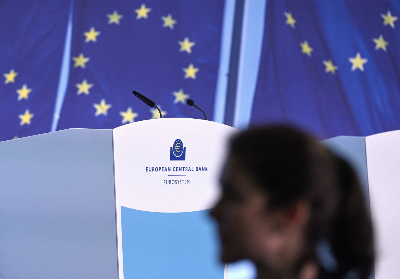 Uniunea Europeană amână aplicarea normelor BANCARE stricte, pe fondul disensiunilor cu Statele Unite