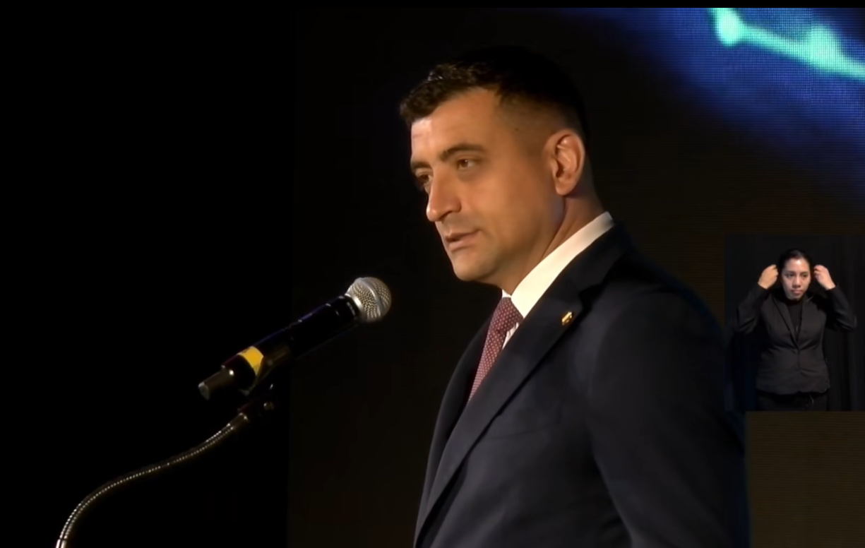 „În faţa voastră este viitorul preşedinte al României!”