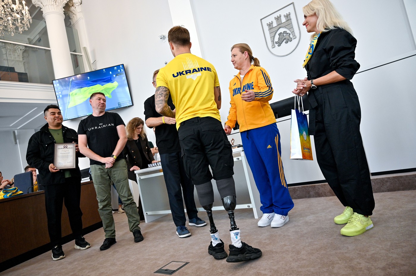 Un soldat ucrainean cu picioarele amputate a devenit cel mai DORIT bărbat de ucrainence