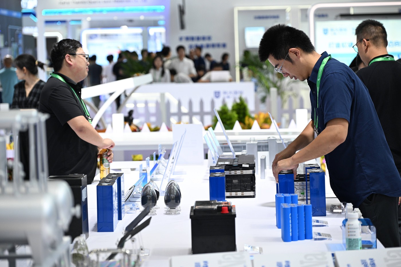 Economia CHINEI încetinește, iar acest lucru generează tensiuni comerciale suplimentare