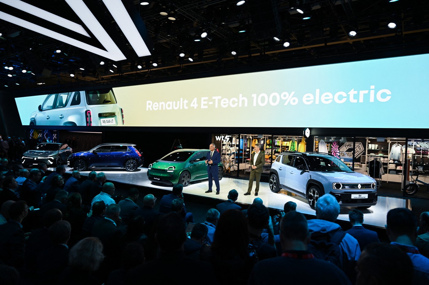 Renault a găsit soluția în implementarea unei strategii privind tranziția către mașinile ELECTRICE. Se va axa pe producția modelelor hibride