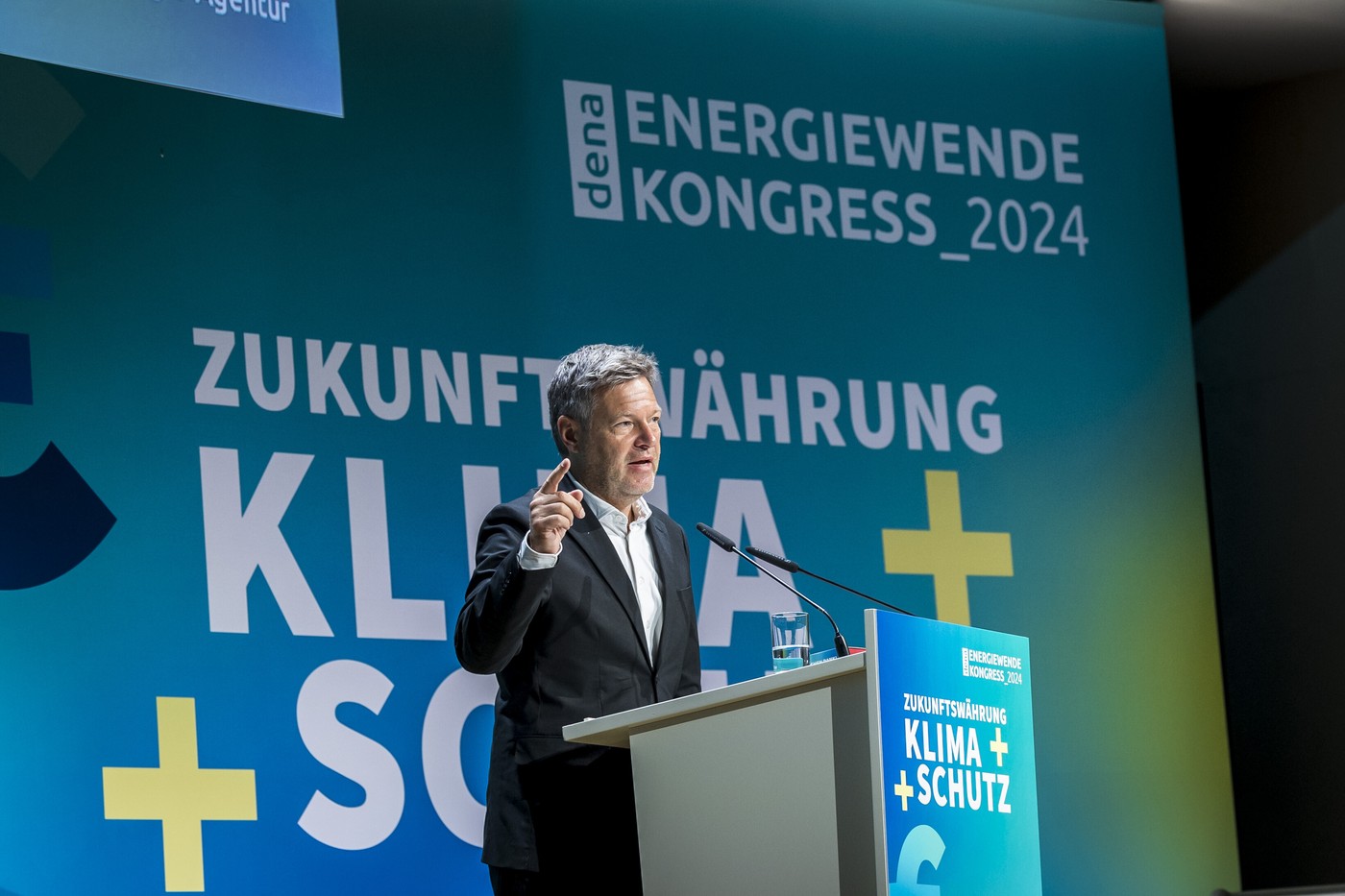 Guvernul german vrea consolidarea SECURITĂȚII energetice și exprimă preocupări în legătură cu obiectivele climatice din SUA