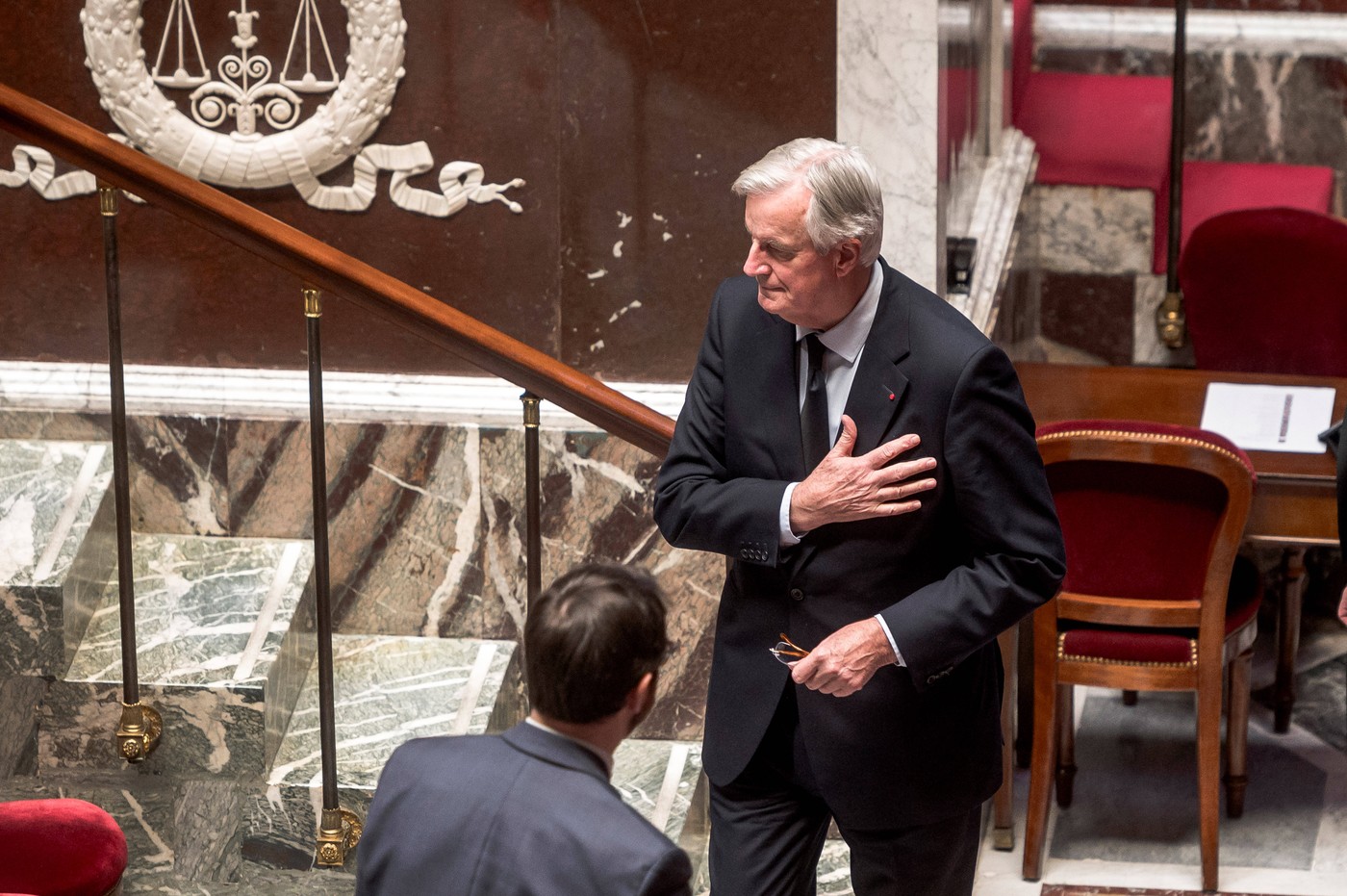 Guvernul FRANȚEI vrea adoptarea bugetului de austeritate prin asumarea răspunderii, dar este vizat de două moțiuni de cenzură