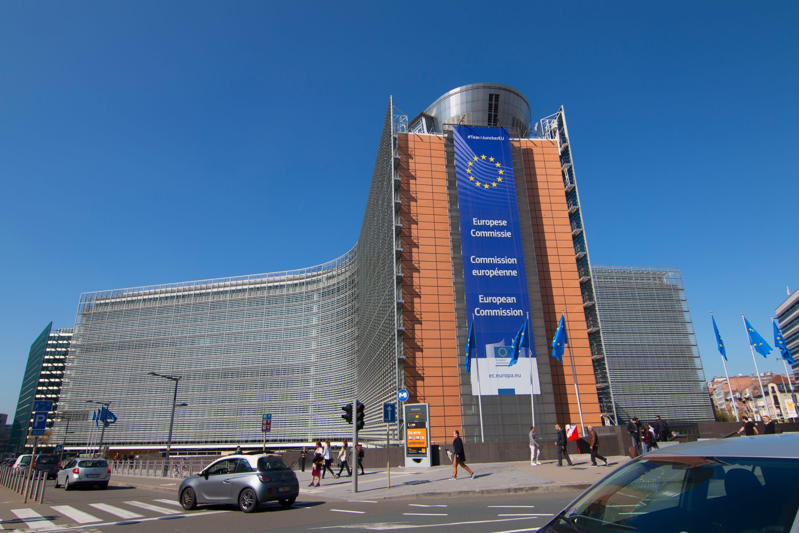 Comisia Europeană solicită României să transpună corect DIRECTIVA privind creditele ipotecare