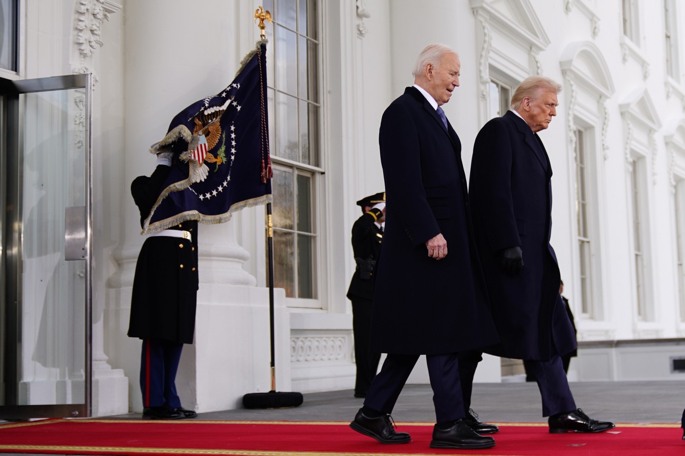 TRUMP va examina relațiile comerciale, dar nu va impune TAXE VAMALE în prima zi de mandat