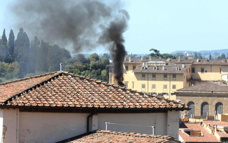 O femeie a murit intoxicată cu fum, după un incendiu izbucnit în locuință