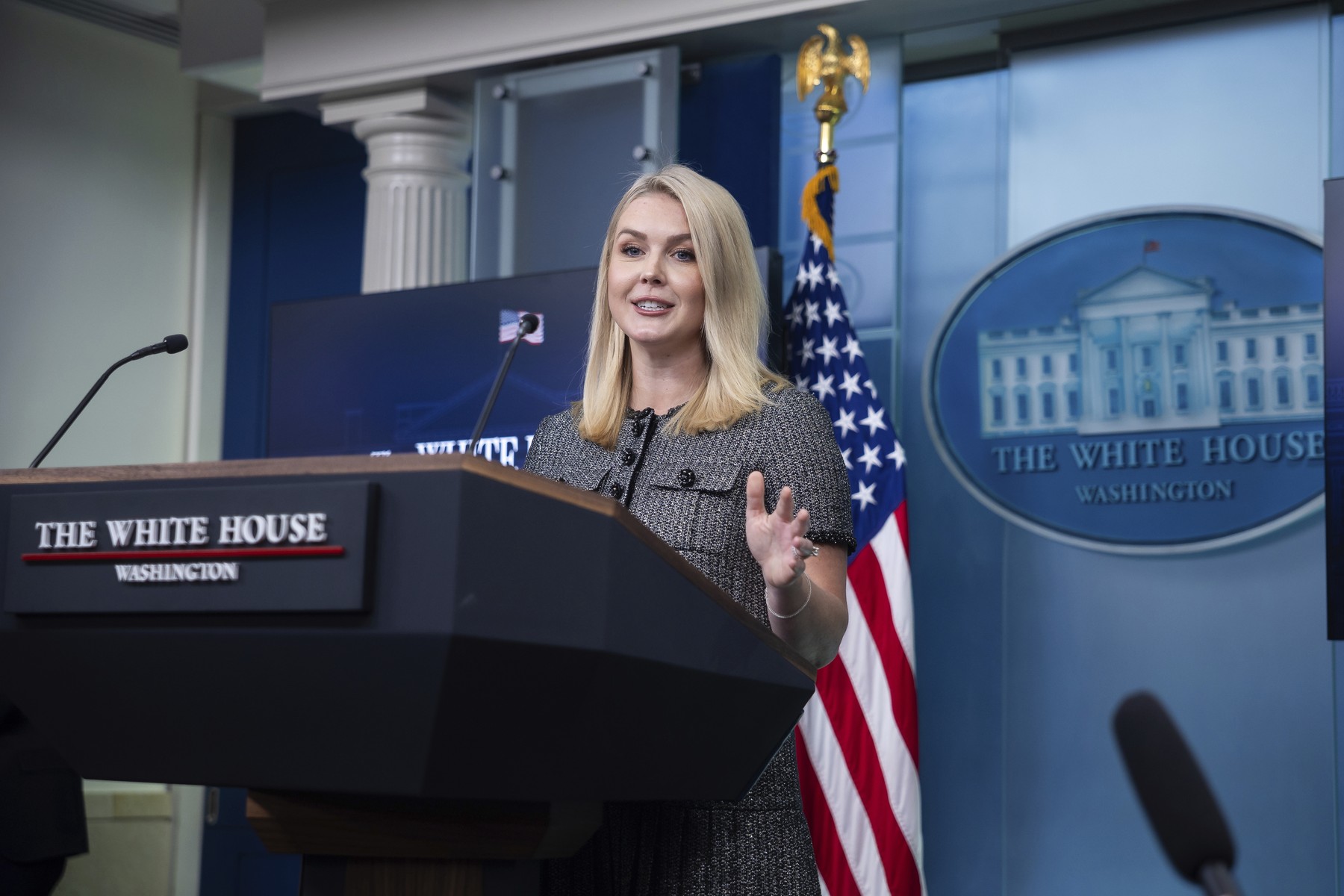 Casa Albă încearcă să justifice tarifele vamale impuse de Trump /Statele Unite avertizează China