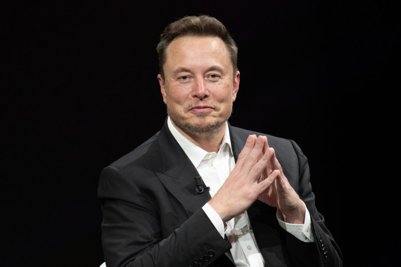 Elon Musk i-a cerut în mod direct lui Donald Trump să renunțe la noile taxe vamale