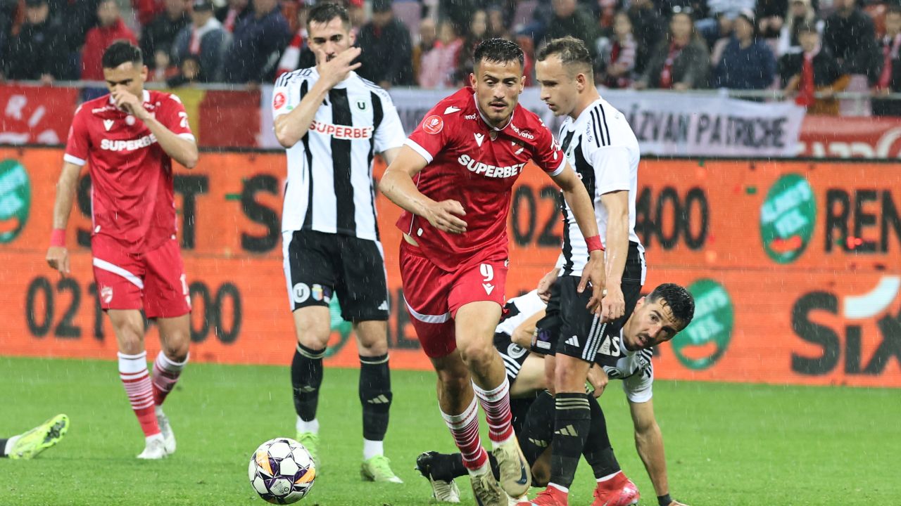 Dinamo – U Cluj 1-3. Ce spectacol! Ardelenii fac remontada în zece jucători și își asigură cel puțin loc de baraj