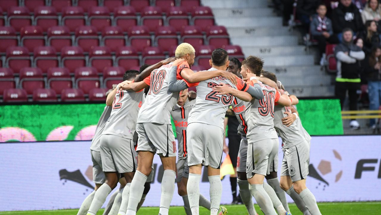 Ce a scris FCSB pe rețelele sociale după egalul cu CFR Cluj: ”Neînvinși! / Korenica, fault dur la David Kiki”