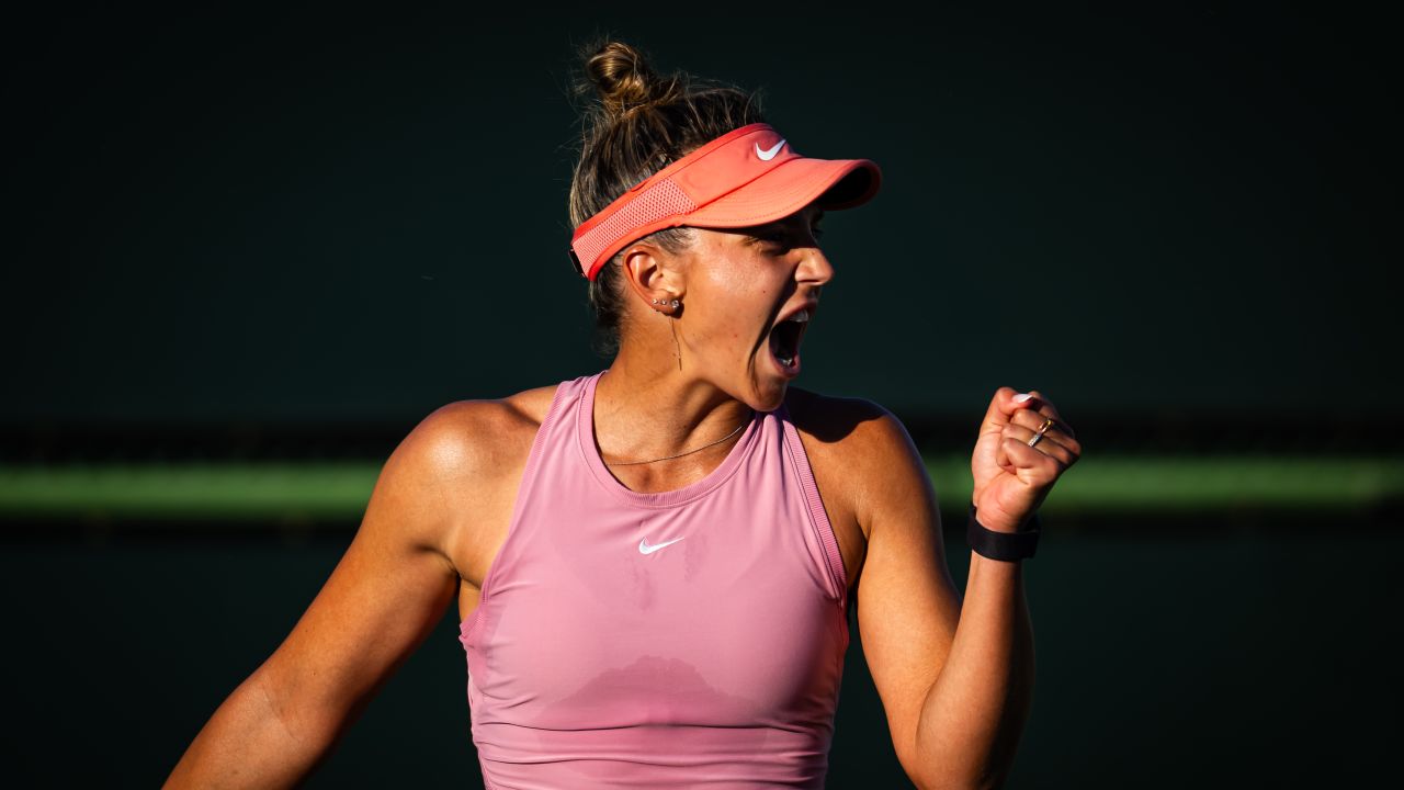 Jaqueline Cristian ratează mingi de break în fața Igăi Swiatek, în setul doi al meciului din turul trei la Roland Garros 2025
