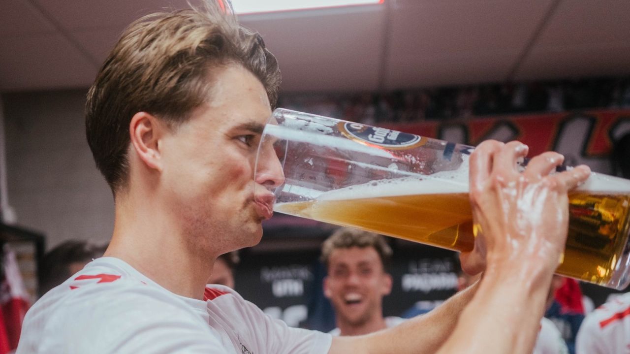 ”Țapi” de bere! FC Koln a câștigat divizia secundă și a promovat în Bundesliga