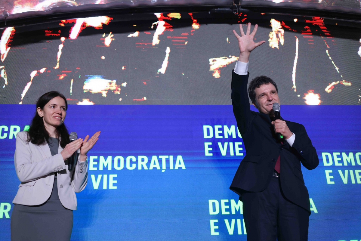 Nicușor Dan anunță că se însoară. Ce a răspuns când i s-a sugerat să se căsătorească în campanie