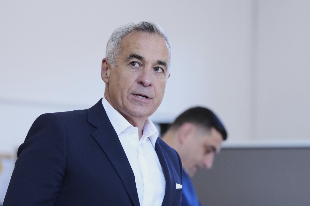 Reacție acidă după ce Călin Georgescu și-a anunțat retragerea din politică: Ne lasă rușilor?