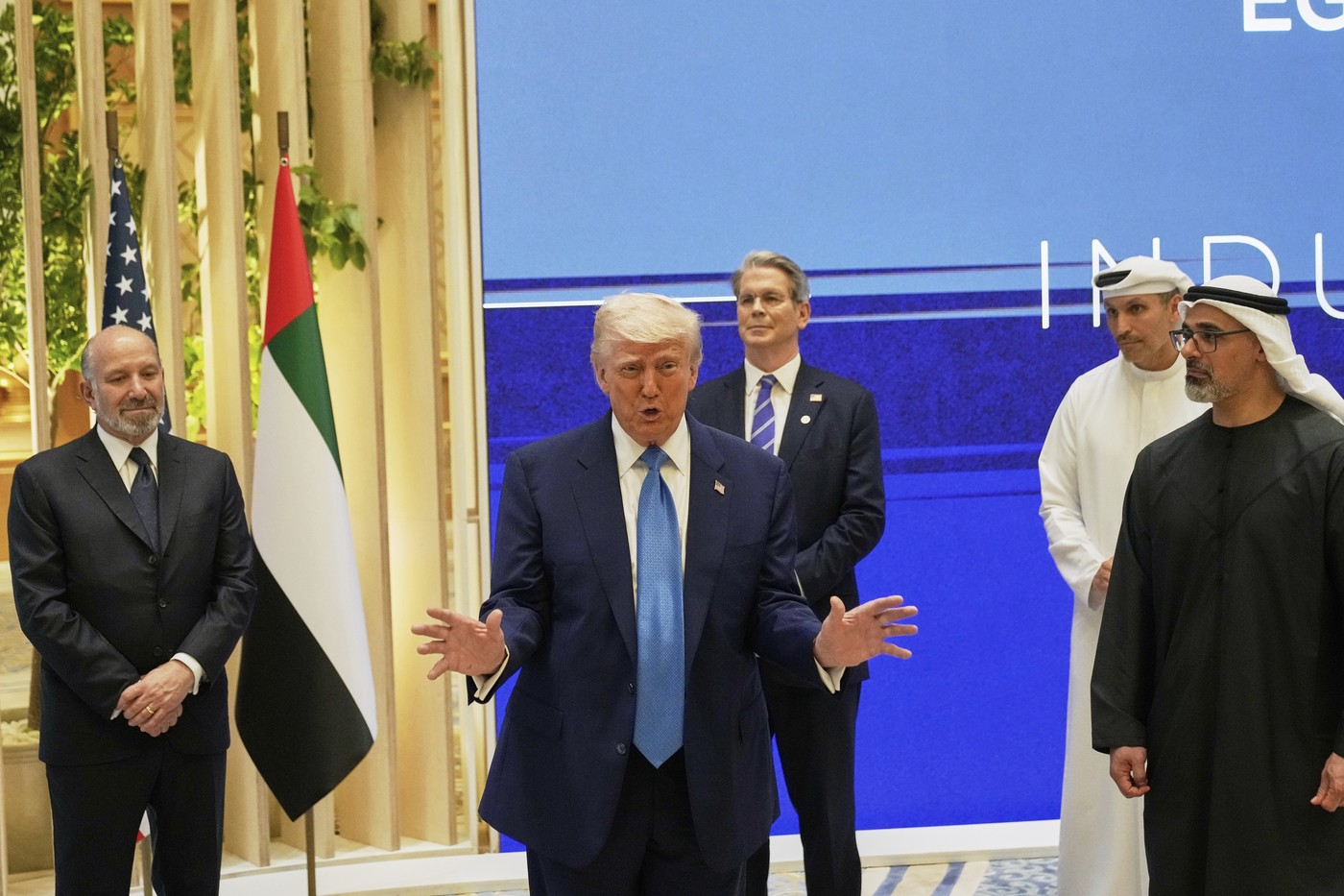 Donald Trump a anunțat acorduri cu Emiratele Arabe Unite în valoare totală de peste 200 de miliarde de dolari
