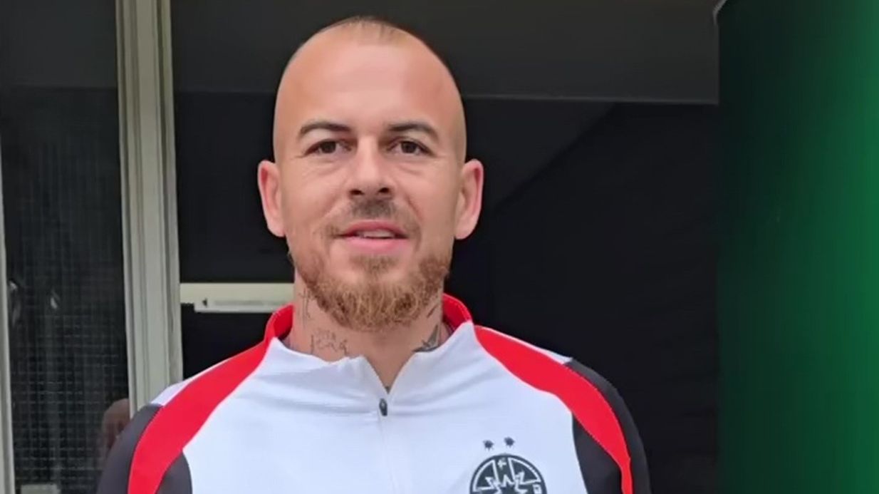 Cu ce număr a apărut Denis Alibec la FCSB, după „lupta” cu Florin Tănase pentru 7