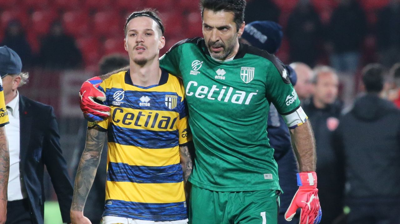Ar trebui să plece Dennis Man de la Parma? Gianluigi Buffon îi transmite un mesaj