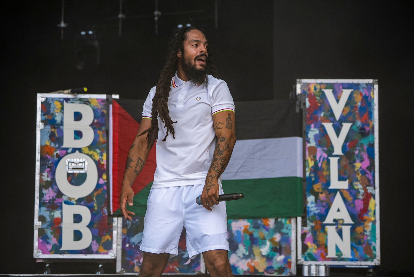 Autoritățile americane revocă VIZELE unor artiști pentru că au defăimat armata israeliană într-un concert