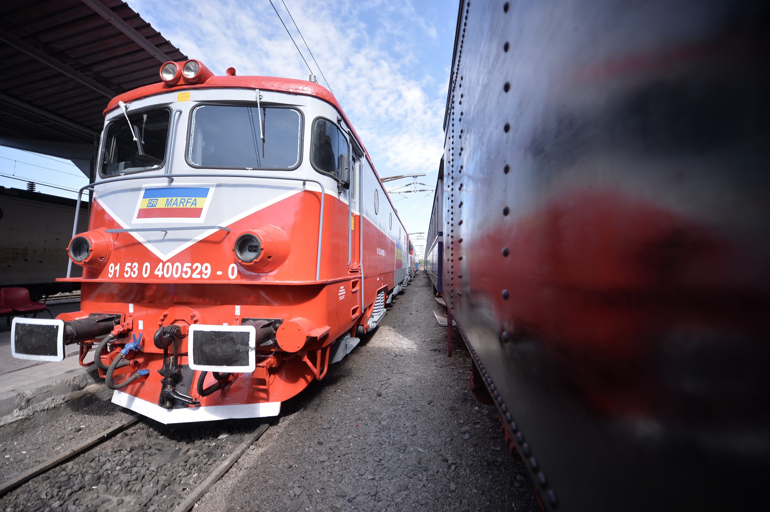 CFR Marfă, la afirmațiile premierului. „DATORIILE CFR Marfă se datorează ajutorului de stat considerat nelegal acordat în urma privatizării eșuate”