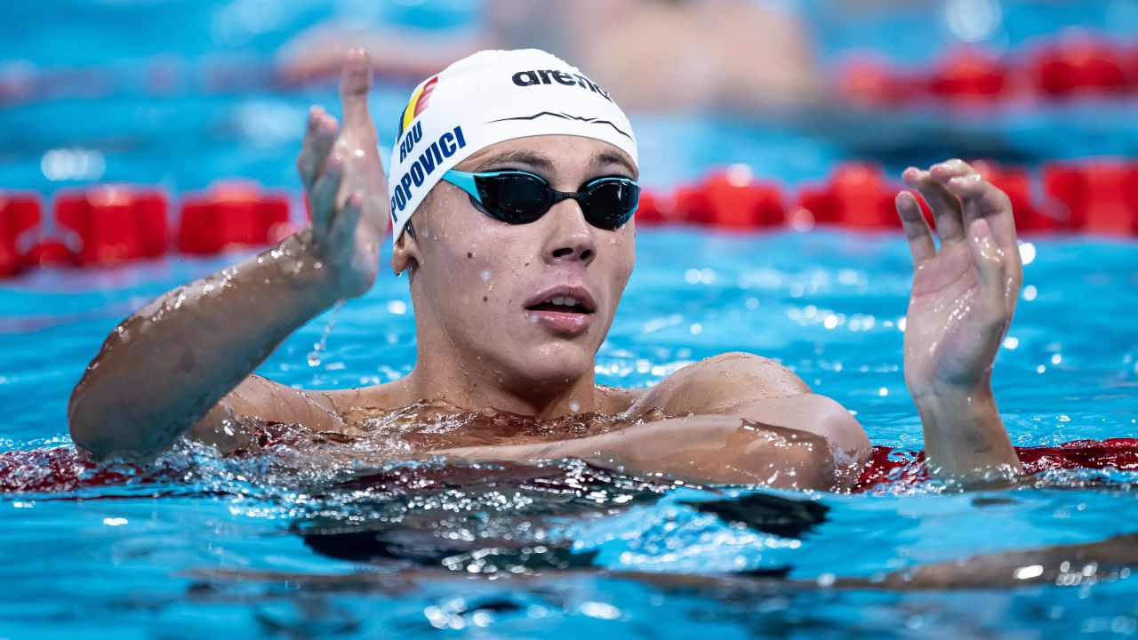 „Dictatorul“ Popovici: David și-a zdrobit rivalii și la 100 de metri liber și e în semifinale. Ora la care revine în bazin