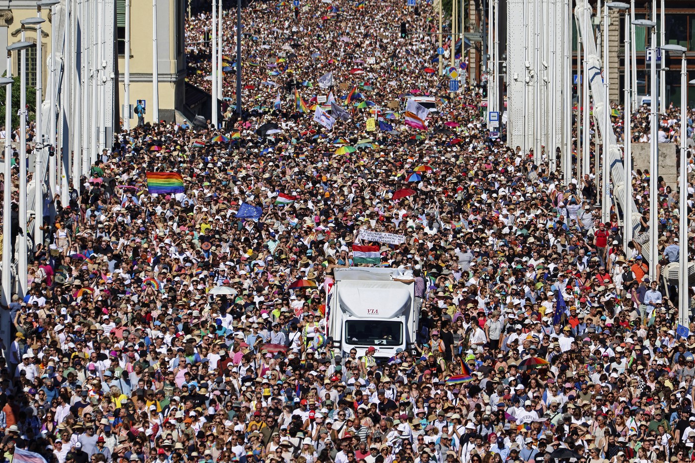 Primarul din Budapesta este cercetat de Poliție după organizarea paradei Pride