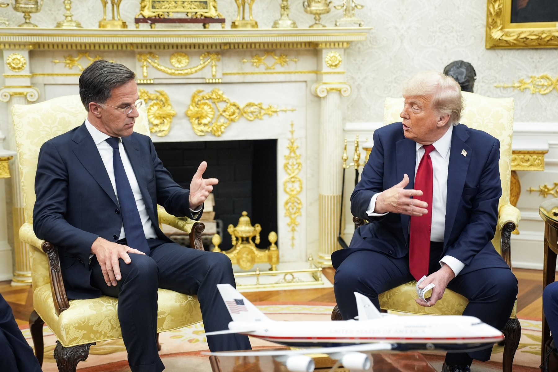 Trump este „dezamăgit” de Putin și amenință Rusia cu măsuri „severe” dacă nu ajunge la un acord cu Ucraina /„Nu este războiul meu”