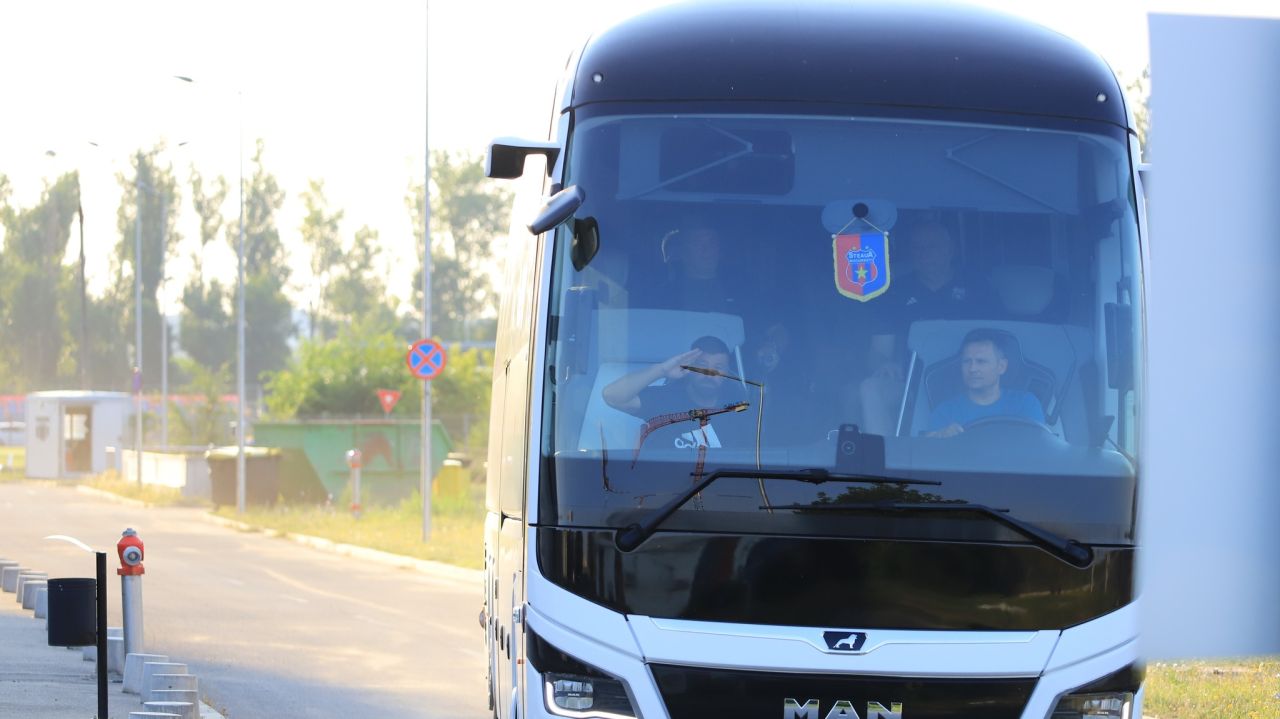 În ziua inaugurării noului stadion din Ghencea, Steaua a plecat în cantonamentul din străinătate! Lotul lui Daniel Oprița