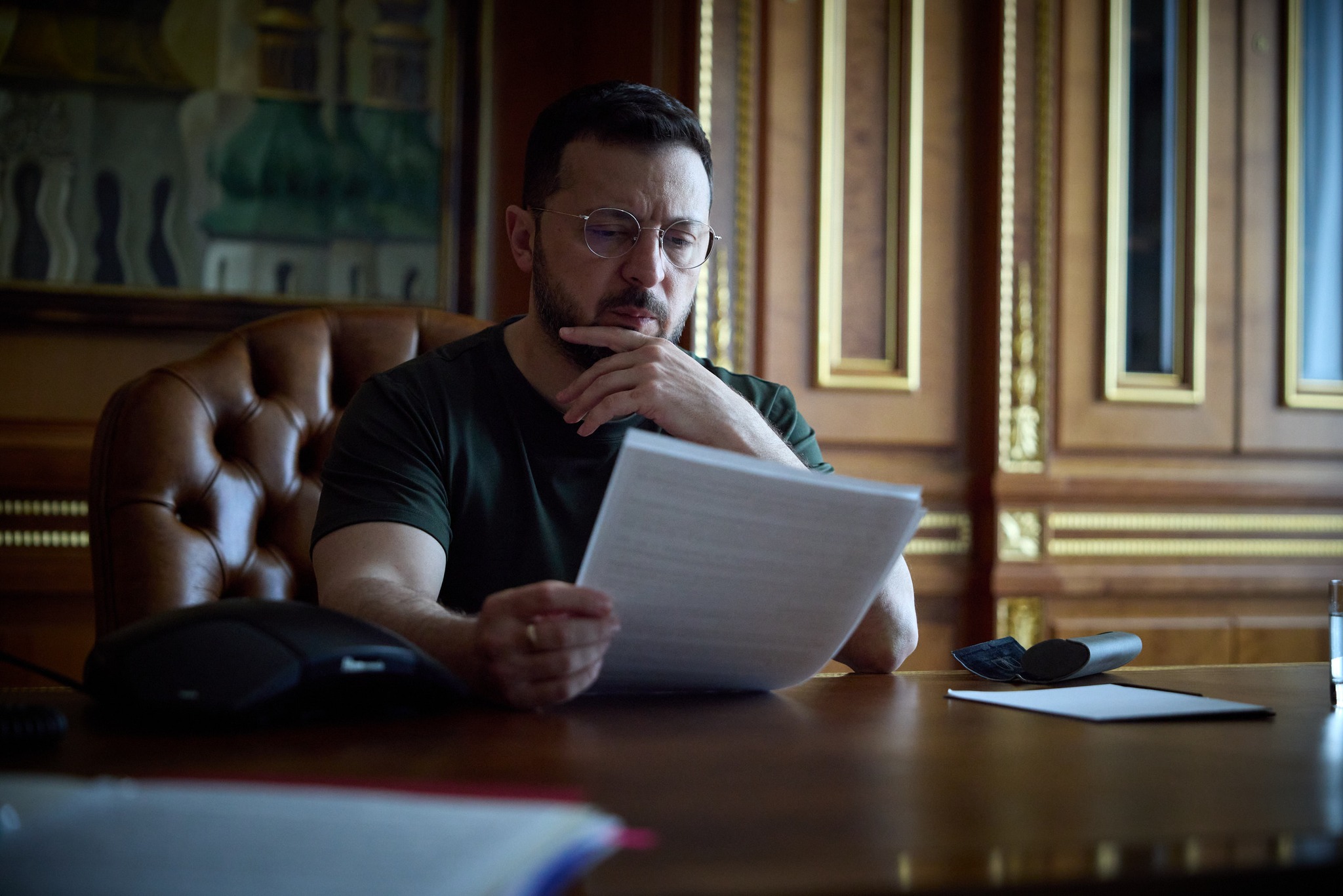 Zelenski a promulgat legea prin care bărbații ucraineni cu vârsta de peste 60 de ani pot fi recrutați în armata ucraineană