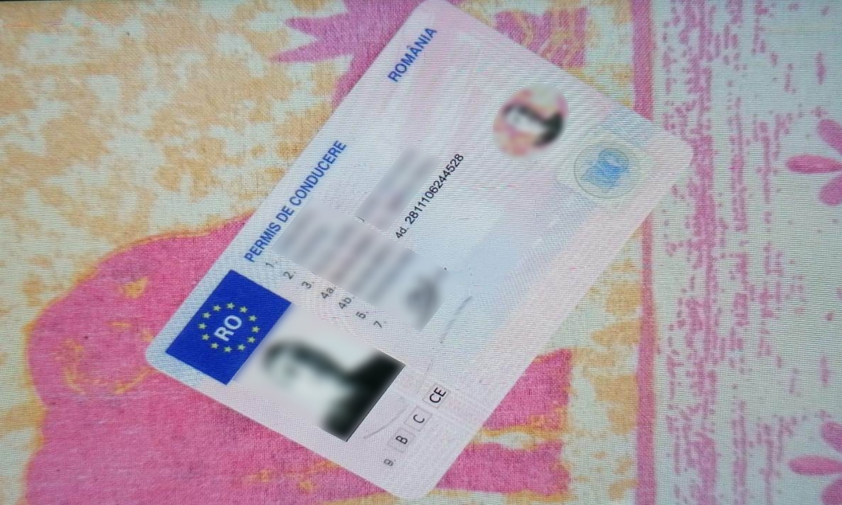 ȘOFERII ar putea rămâne fără permisul de conducere, dacă nu își achită amenzile la timp. Care sunt noile modificări anunțate de Ministerul Dezvoltării