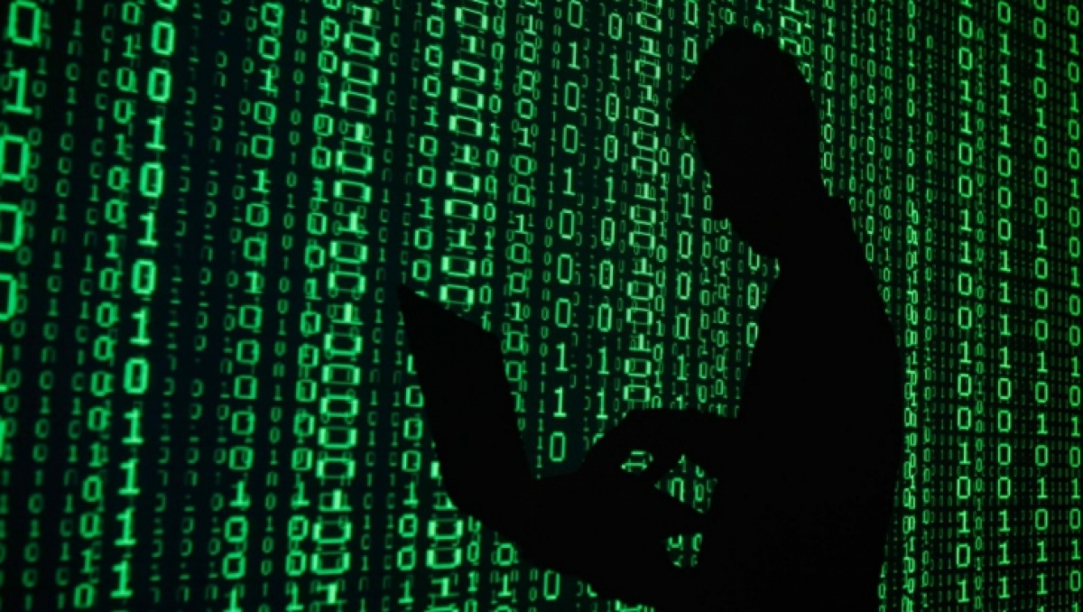 SURSE DNA `intră cu bocancii` în `combinațiile` lui Piedone – Specialiștii Direcției fac percheziția informatică