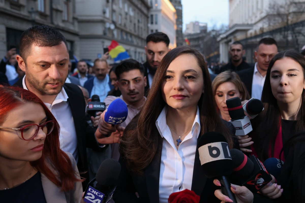Să ne spună dacă vrea să fie premier în guvern cu PSD