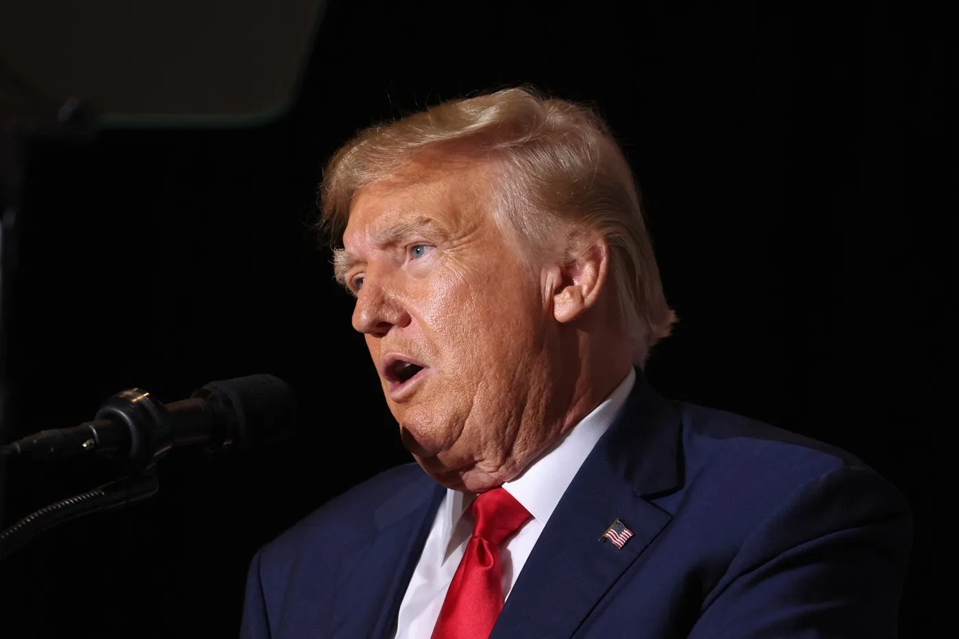 Senatul american în alertă: Un lider democrat denunță ‘calea spre dictatură’ pe care o ia Donald Trump