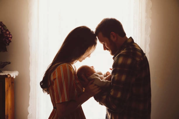 Inițiativă neobișnuită pentru natalitate: Hoteluri care recompensează turiștii care concep bebeluși în timpul sejurului