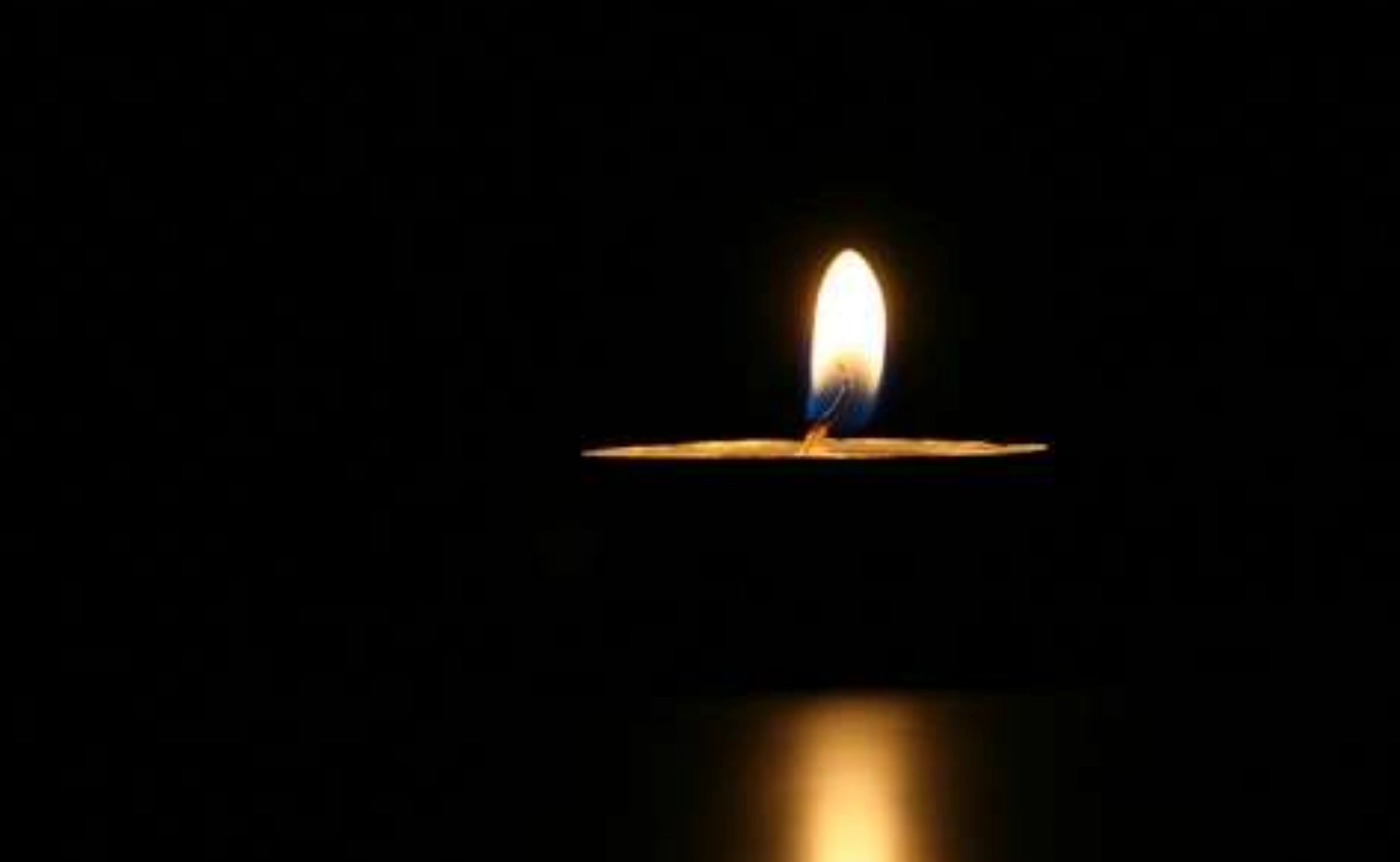 Un fotbalist s-a prăbușit pe teren, chiaar după ce a daat gol. A murit la doar 41 de ani