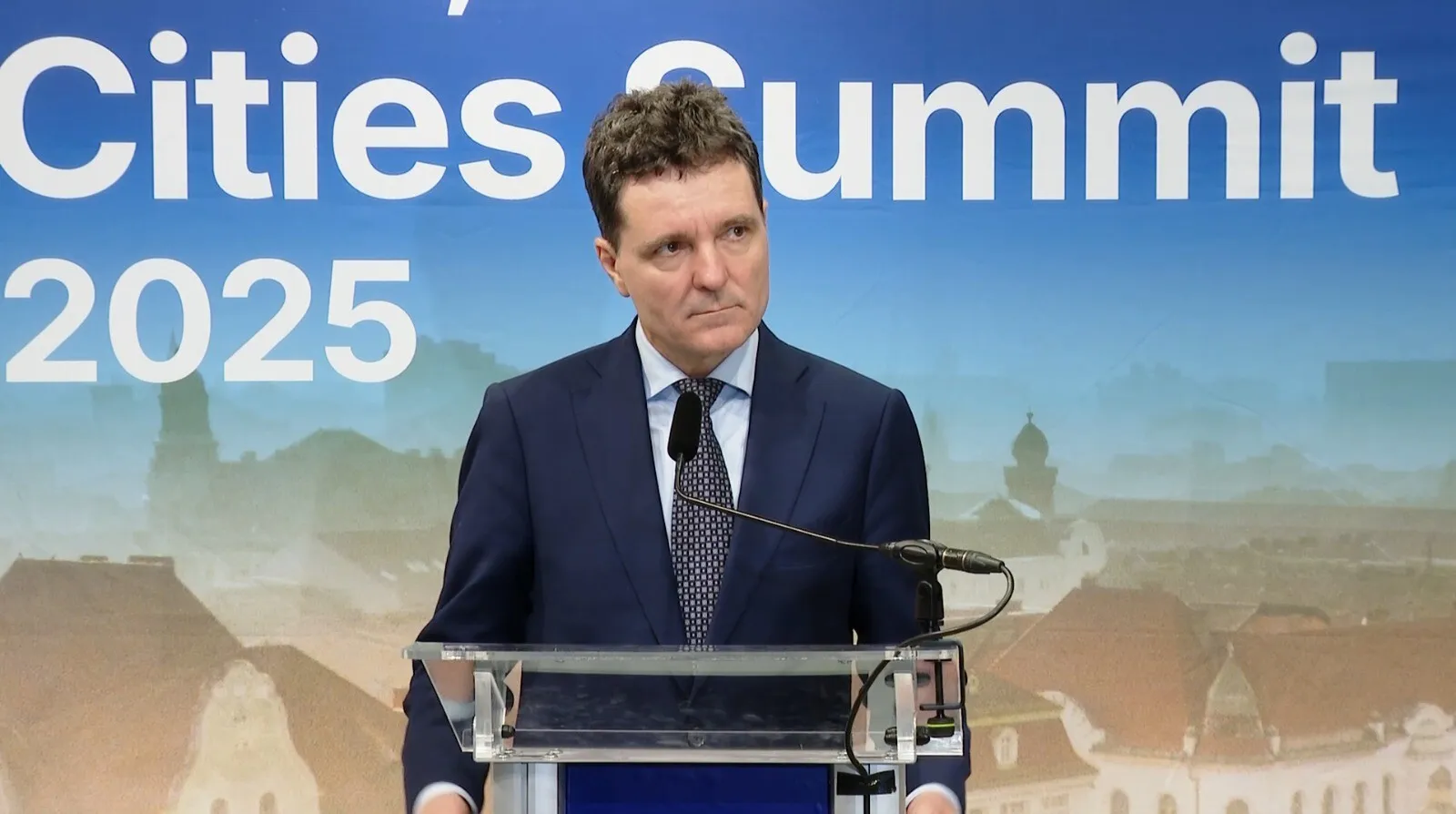 VIDEO Nicușor Dan, despre legea pregătirii populației în caz de război: Statul îi va plăti pe cei care aleg să facă stagiul militar