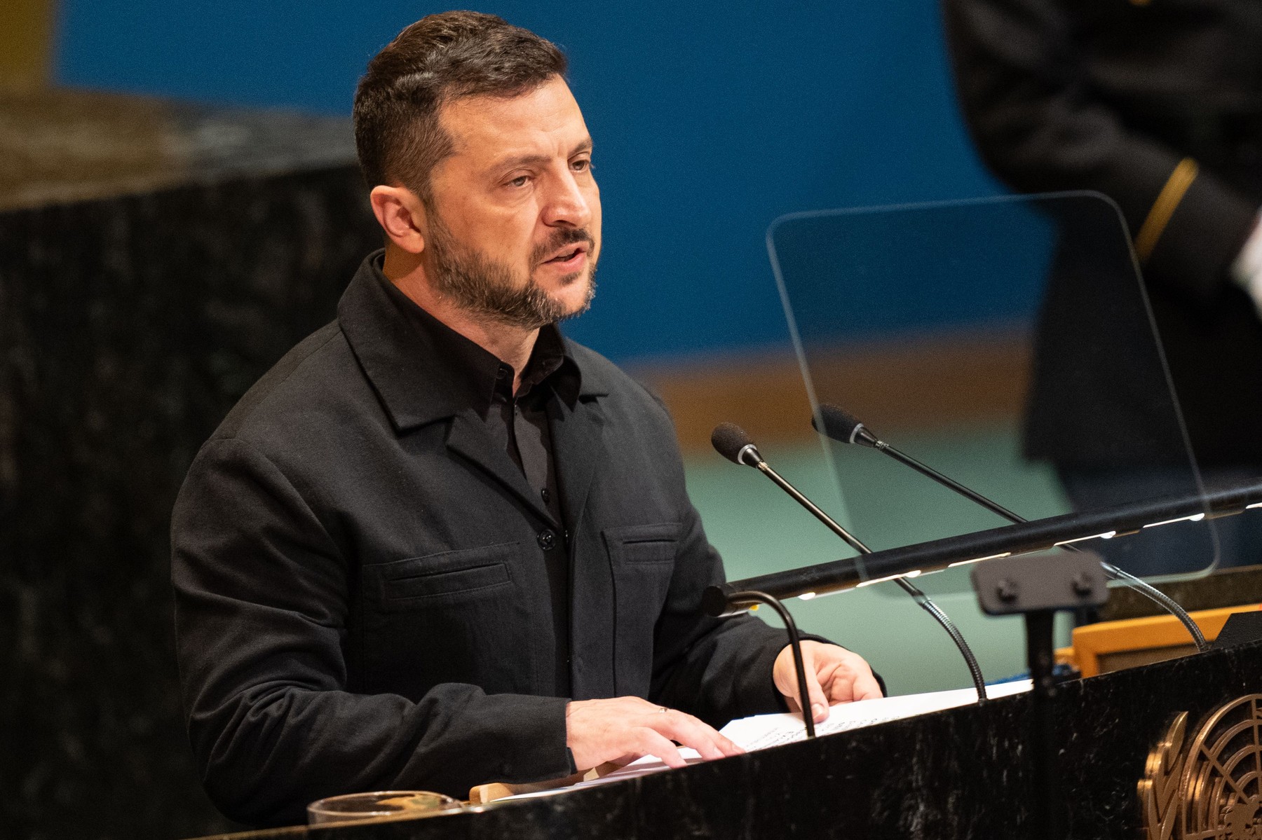 Zelenski cere sprijinul aliaților la ONU. Liderul de la Kiev a purtat discuții cu Macron și Rutte despre provocările Rusiei în spațiul aerian european