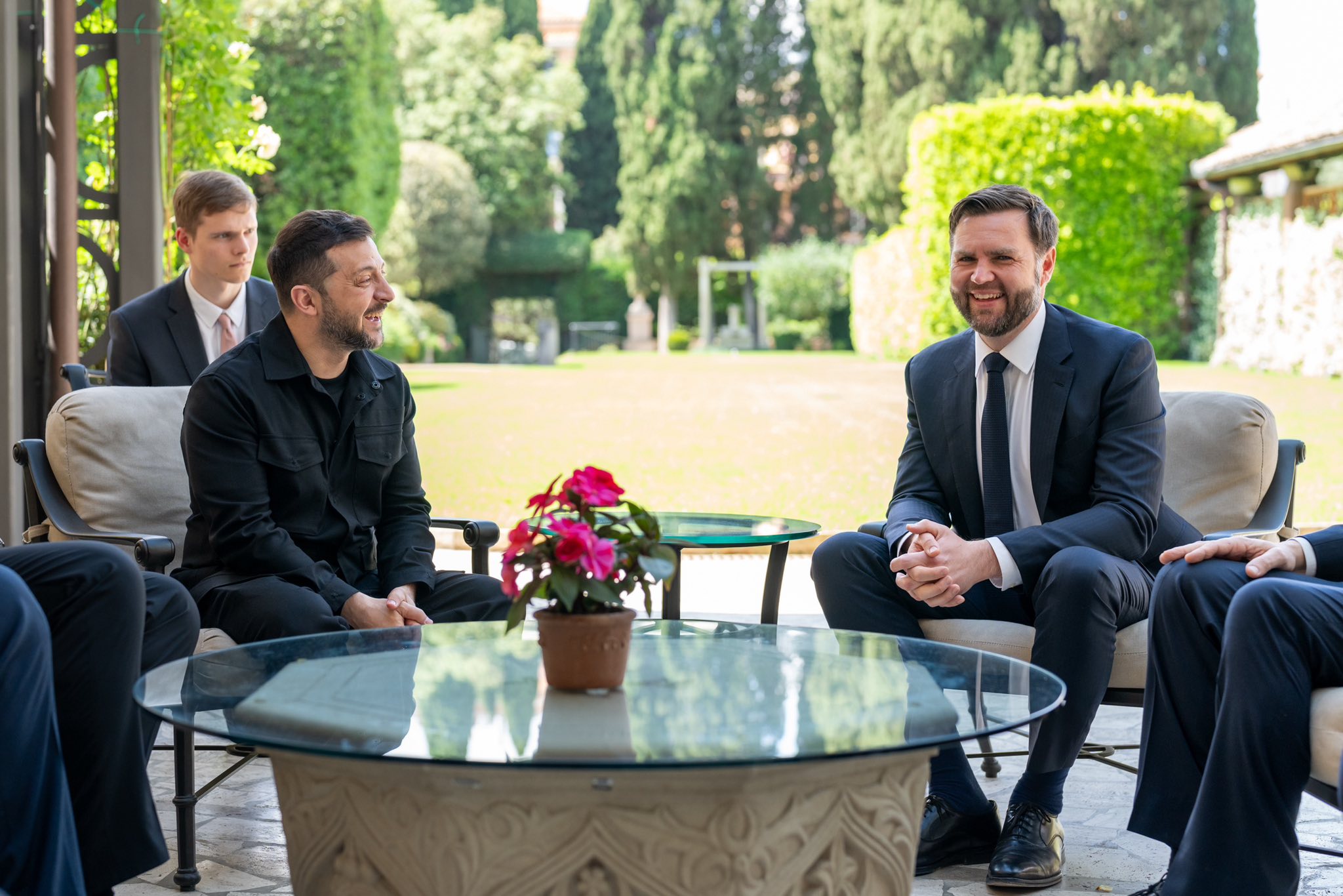 JD Vance ia în calcul furnizarea rachetelor Tomahawk către Kiev| Kremlinul reacționează dur la amenințările lui Zelenski privind bombardarea Moscovei