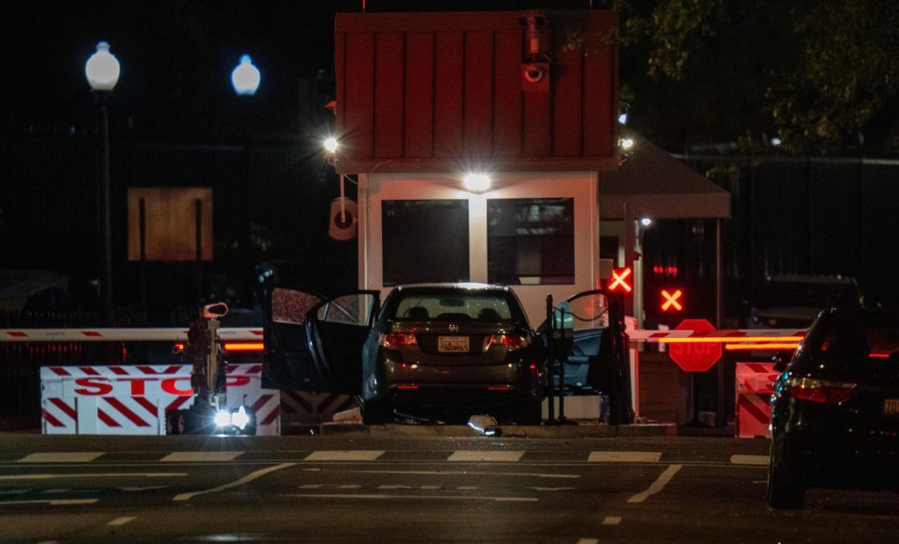 Incident de securitate în SUA: o mașină a vrut să intre în Casă Albă, în apropierea reședinței lui Donald Trump.