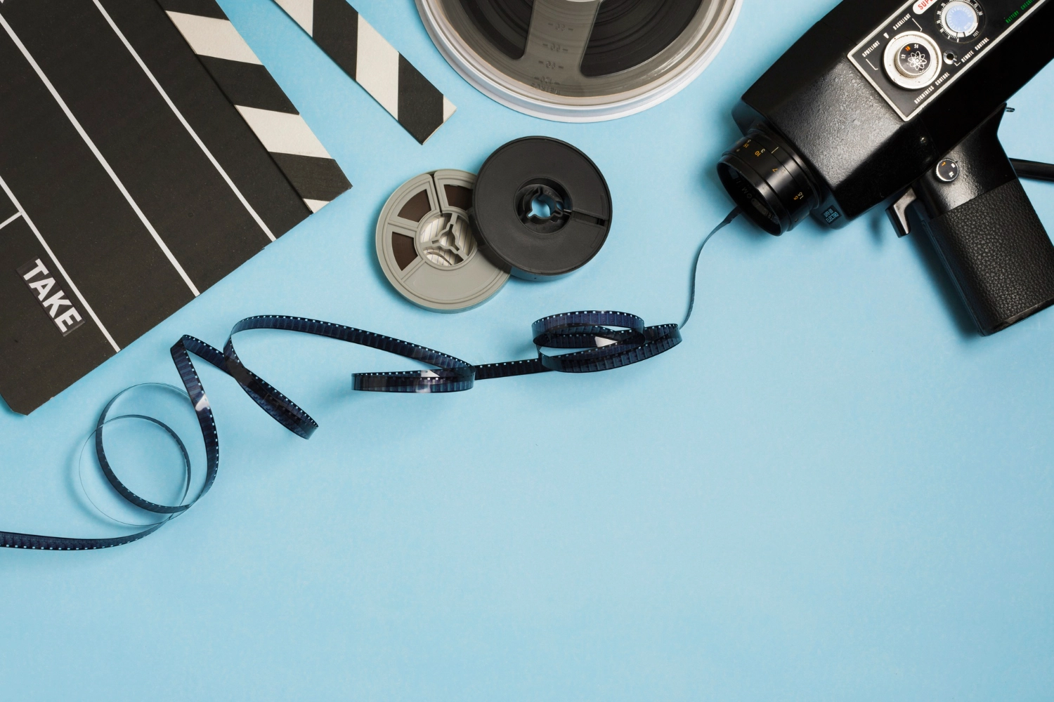 David Attenborough a devenit cel mai în vârstă câştigător al unui Daytime Emmy. Britanicul are 99 de ani