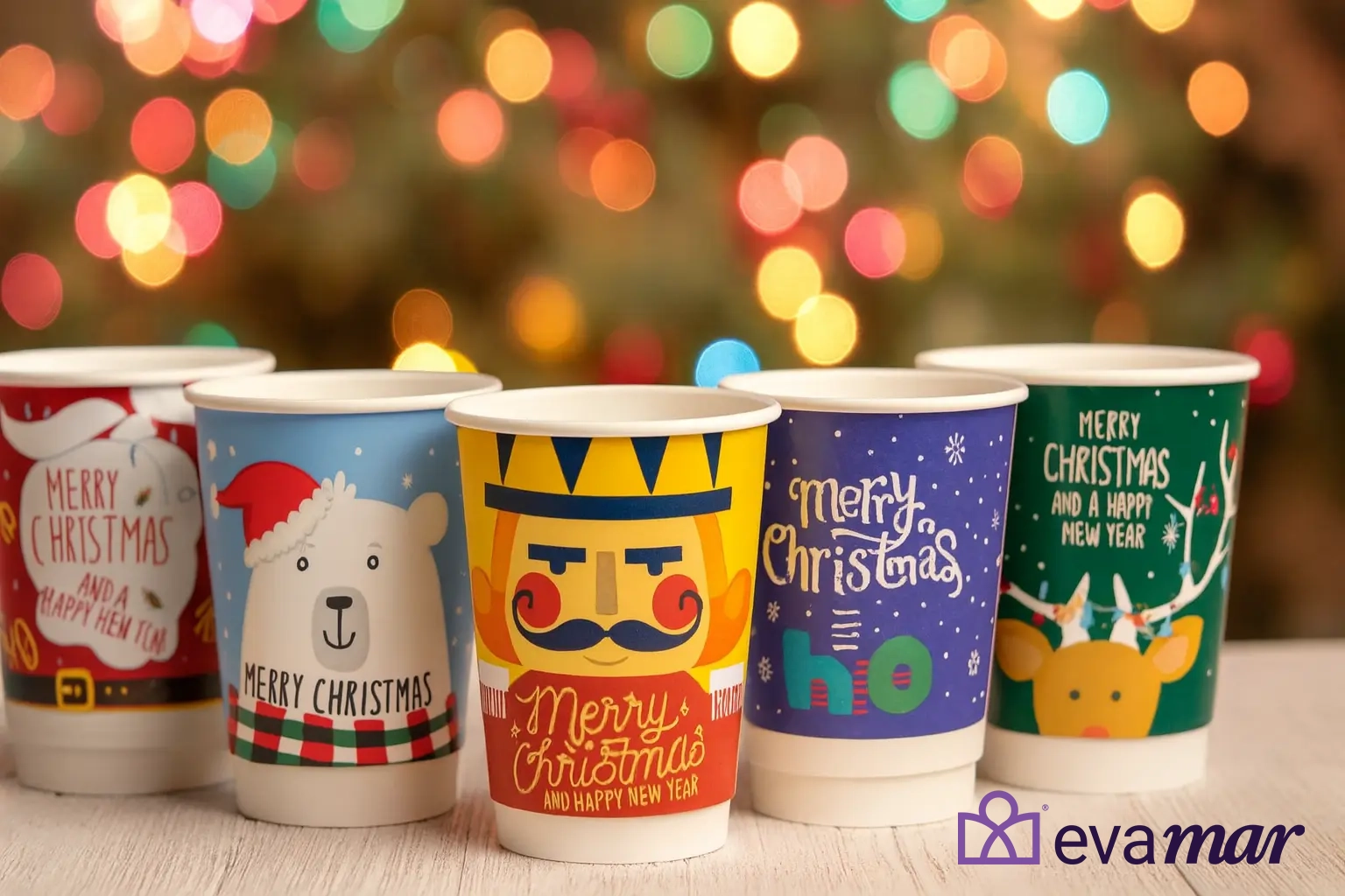 Pahare din carton pentru Crăciun, cu design festiv, de la Evamar